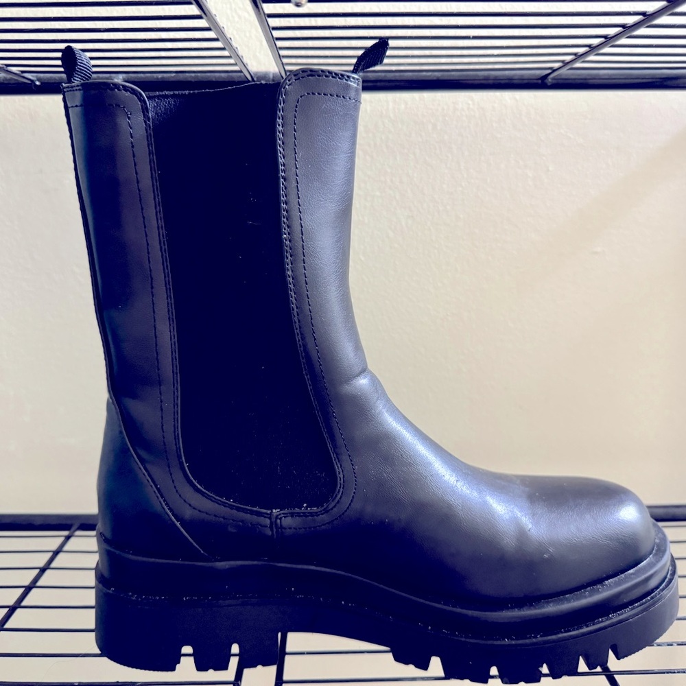 Women’s Boots Size US 9